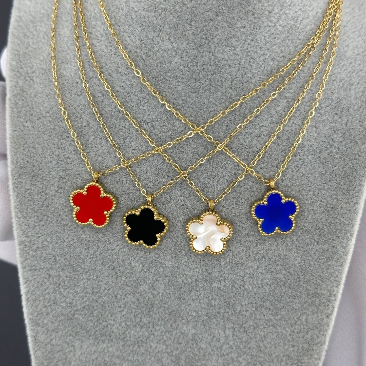 18K gold plated Stainless steel Flower necklace, Intensity